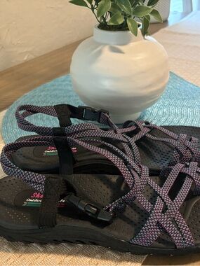 Skechers Strappy Outdoor sandals - Black with Pink and Teal woven straps Size 8